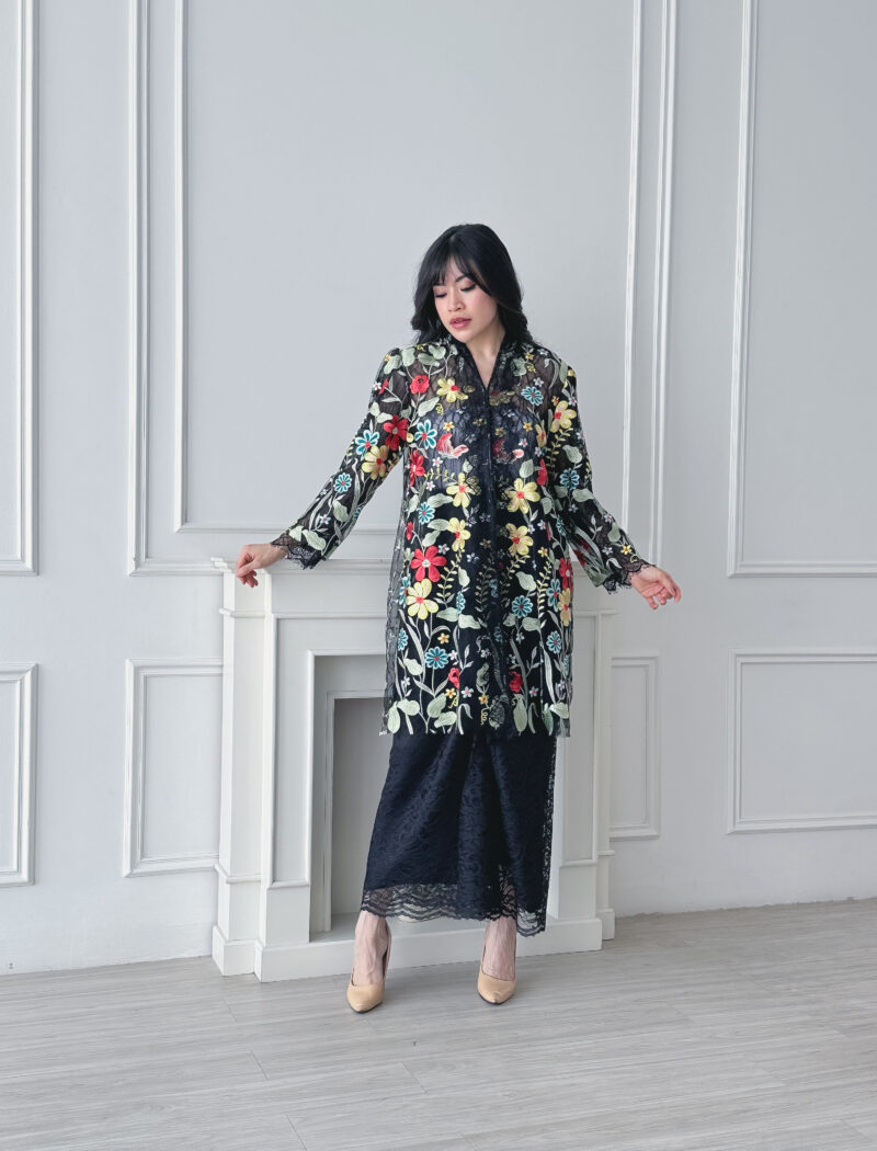 Rose Tunic Black