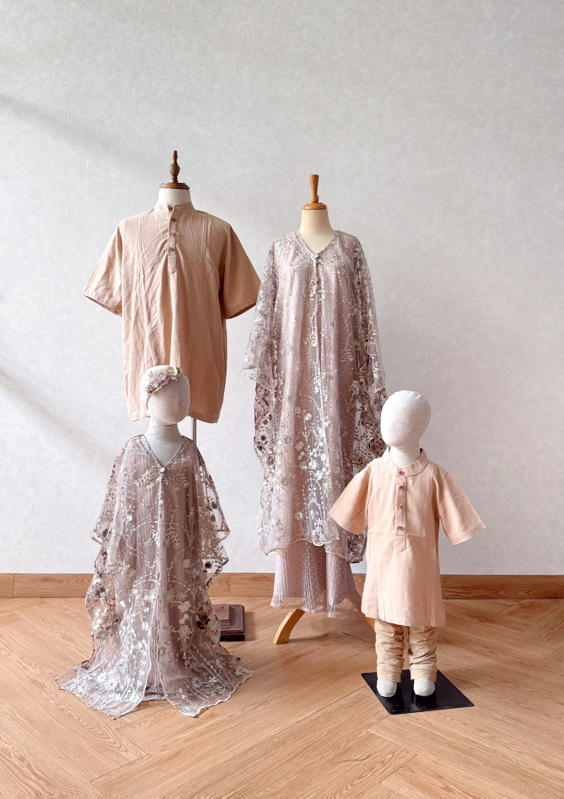 Yasmin kaftan nude, mom dan kid